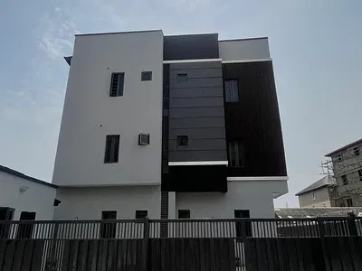 Welll Built 3 Bedroom Flat / Apartment — Gbagada, Lagos