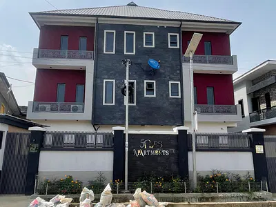 Stylishly 3 Bedroom Flat / Apartment with Solar Inverter — Pedro, Gbagada, Lagos