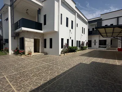 10 Bedroom Detached Duplex — Gwarinpa, Abuja