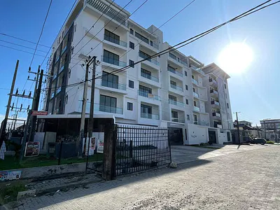Spacious 2 Bedroom Apartment with Swimming Pool, Gym & Elevator — Lekki, Lagos