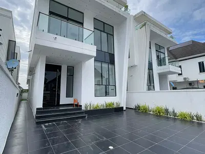 Luxury 5 Bedroom Fully Detached Duplex + BQ, Swimming Pool — Lekki, Lagos