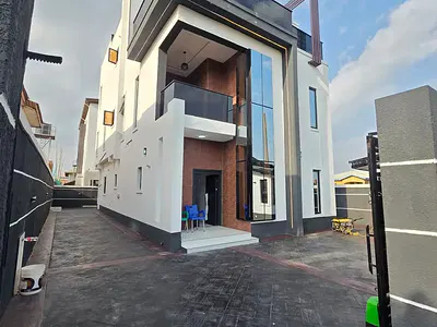 5 Bedroom Detached Duplex with BQ — Magodo Phase 1, Magodo, Lagos