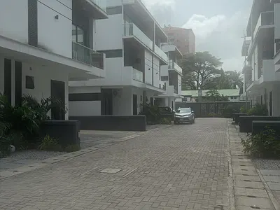 4 Bedroom Semi Detached — Ikoyi, Lagos