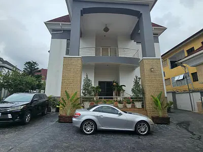 Luxury 6 Bedroom Detached House + 2-Guest Chalet & 2 Rooms BQ — Wuse 2, Abuja