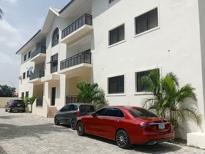 Luxury 3 Bedroom Flat — Ademola Adetokunbo Crescent, Zone 2, Wuse, Abuja