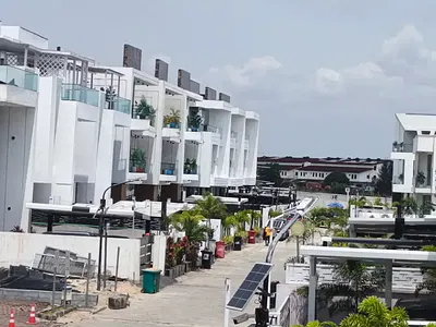 Luxury 5 Bedroom Duplex with Swimming Pool — Hampton Lake Estate Off Chevron Alternative, Lekki, Lagos