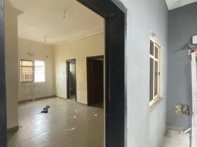 Very Nice 1 Bedroom Apartment Upstairs Nice Compound — Ajah, Lagos