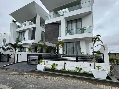 5 Bedroom Fully Detached Duplex — Lekki, Lagos