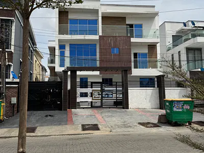 Spacious 5 Bedroom Detached Duplex + BQ, Swimming Pool — Chevron Drive, Lekki Expressway, Lekki, Lagos