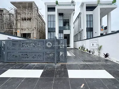 5 Bedroom Detached Duplex — Lekki, Lagos