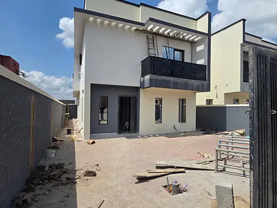 Discount! Sophisticated 5 Bedroom Detached Duplex in a Secured Estate — Ikeja, Lagos