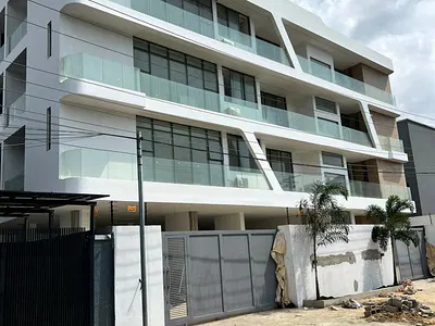 Sleek 2 Bedroom Apartment with Pool, Gym, Elevator — Lekki Phase 1, Lekki, Lagos