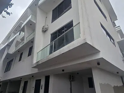 Exquisite Luxury Serviced 4 Bedroom Townhouse with a Room BQ — Ikoyi, Lagos