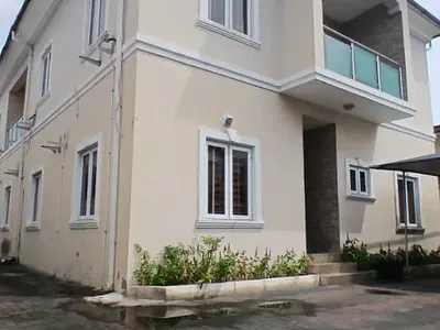 5 Bedroom Fully Detached House with Swimming Pool — Lekki Phase 1, Lekki, Lagos