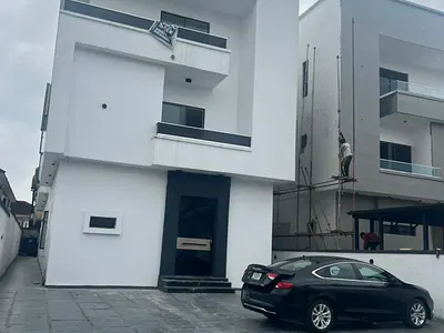 6 Bedroom Detached House — Lekki, Lagos
