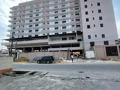 Contemporary 2 Bedroom Flat with Gym & Swimming Pool — Lekki, Lagos