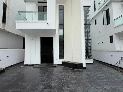 Nicely 5 Bedroom Duplex — Lekki, Lagos