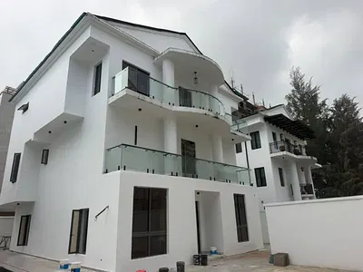 Luxury 5 Bedroom Detached House in a Serene Environment — Ikoyi, Lagos