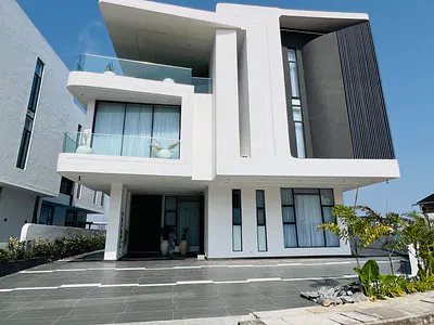 6 Bedroom Fully Detached Duplex and BQ with Swimming Pool — Osapa, Lekki, Lagos