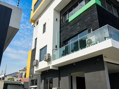 5 Bedroom Terraced House — Queens Drive, Ikoyi, Lagos