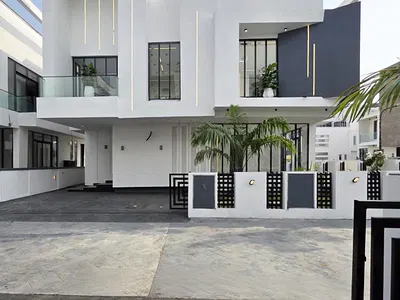 5 Bedroom Detached House — Lekki, Lagos