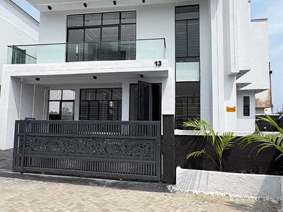 5 Bedroom Detached Duplex with BQ and Pool — Lekki, Lagos