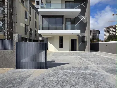 5 Bedroom Luxury House — Ikoyi, Lagos