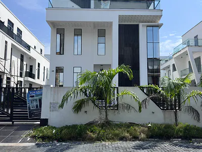 Exquisite 5 Bedroom Detached Duplex with Swimming Pool and Cinema — Lekki, Lagos
