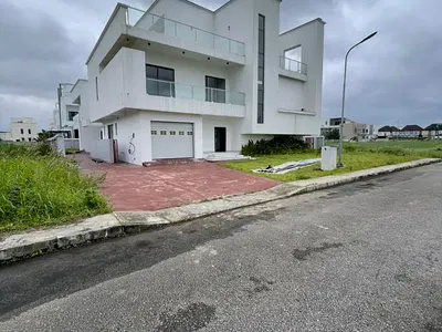 Luxury 4 Bedroom Fully Detached Duplex with Swimming Pool & BQ — Lekki, Lagos