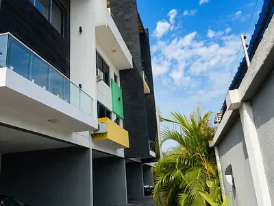 5 Bedroom Terraced House — Ikoyi, Lagos