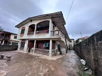 3 Units of 2 Bedroom Flats and Rooms — Ibadan, Oyo