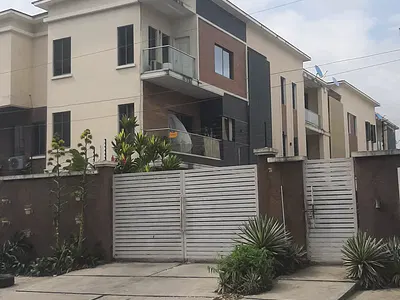 4 Bedroom En-Suite Townhouse — Lekki, Lagos