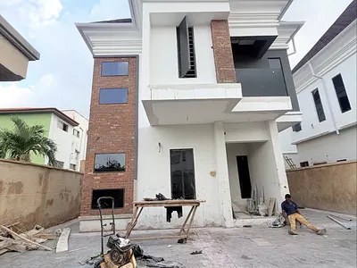 Magnificently Built 5 Bedroom Fully Detached Duplex with BQ — Magodo, Lagos