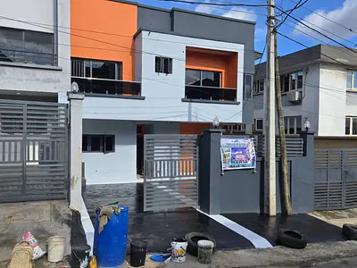3 Bedroom Semi-Detached Duplex — Anthony, Maryland, Lagos