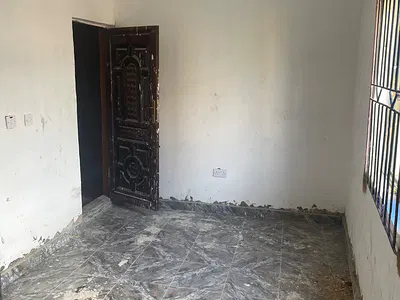 Room Self — Pedro Road, Shomolu, Lagos