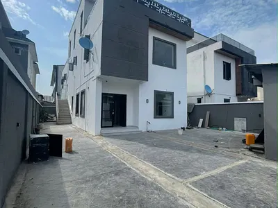 Luxury and Wel Maintained 5 Bedroom Duplex in Serene Environment — Lekki Phase 1, Lekki, Lagos