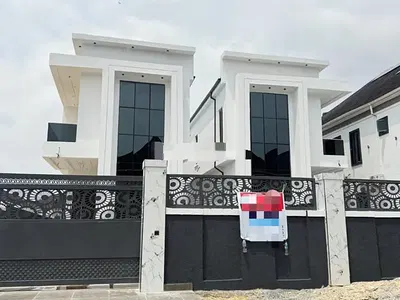5 Bedroom Detached Duplex with Swimming Pool — Lekki, Lagos