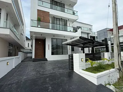 5 Bedroom Detached House — Lekki, Lagos