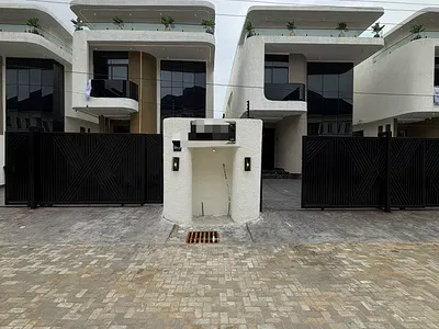 5 Bedroom Detached House — Lekki, Lagos