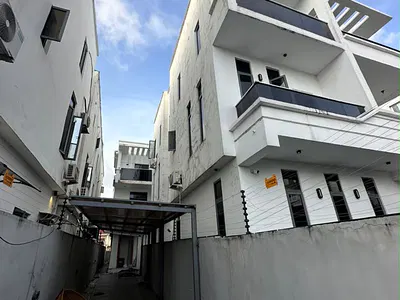5 Bedroom Bedroom Semi Detached Duplex — Lekki, Lagos