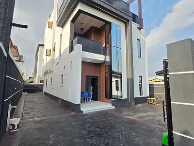 Stunning 5 Bedroom Duplex with BQ, Swimming Pool — Stunning 5 Bedroom Duplex with BQ, Swimming Pool, Magodo Phase 1, Magodo, Lagos