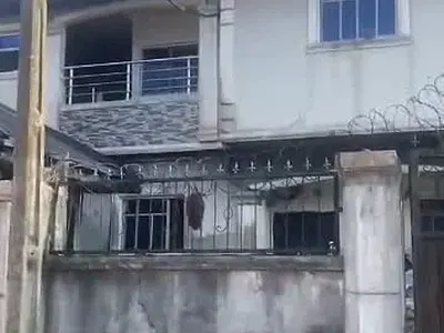 6 Flats of 2-Bedroom, All Ensuite, Pop, Tenanted, on 50X100FT — Oredo, Edo