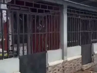 3 Flats of 2-Bedroom + 4 Stores at Fence, on 80X160FT — Oredo, Edo