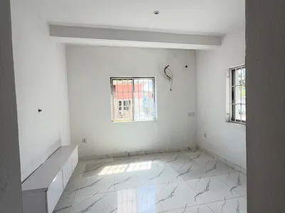 4 Bedrooms Flat with BQ — Off Admiralty Road, Lekki Phase 1, Lekki, Lagos