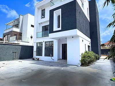 5 Bedroom Detached Duplex with BQ & Pool — Ikoyi, Lagos