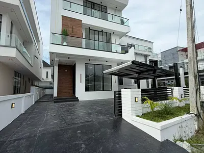 5 Bedroom Detached House — Lekki, Lagos