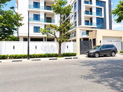 2 Bedroom Apartment with En-Suite Bedrooms — Victoria Island (VI), Lagos
