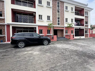 3 Bedroom Flat with Swimming Pool — Ikoyi, Lagos