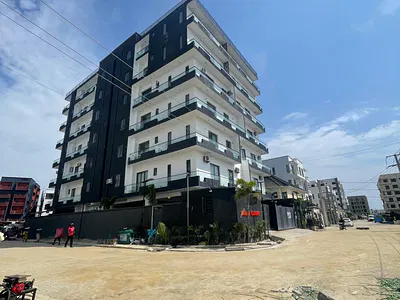 Luxury Newly Built 3 Bedroom Apartment with Gym, Lunch and a Pool — Lekki, Lagos