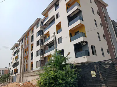 Brand New and Serviced 2 Bedroom En-Suite Flat — Ikate, Lekki, Lagos